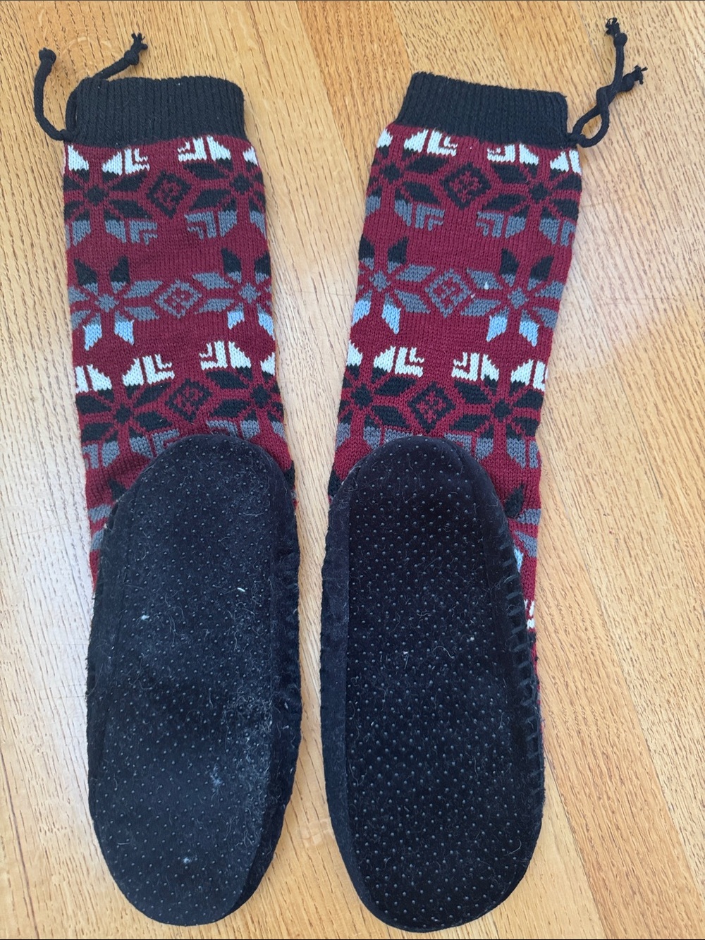 Red Patterned Knit Slipper Socks - Picture 2 of 2
